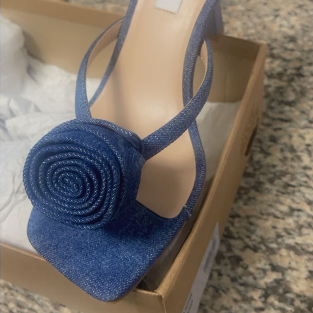 Brand new Steve Madden Denim Sandal!